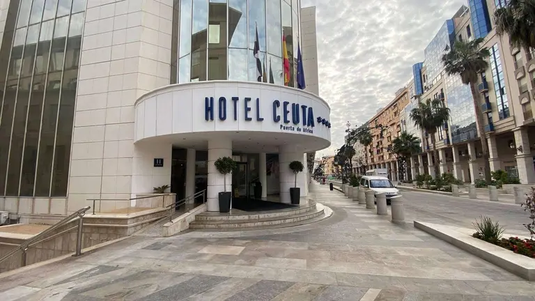 HOTEL 3