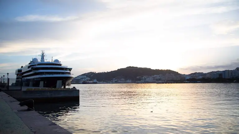 crucero &laquo;World Navigator&raquo;