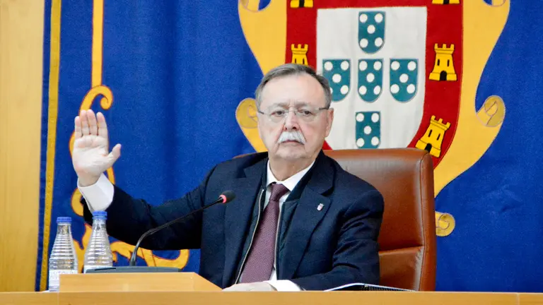  Juan Vivas durante la sesi&oacute;n plenaria de este mi&eacute;rcoles / Alejandro Castillo 