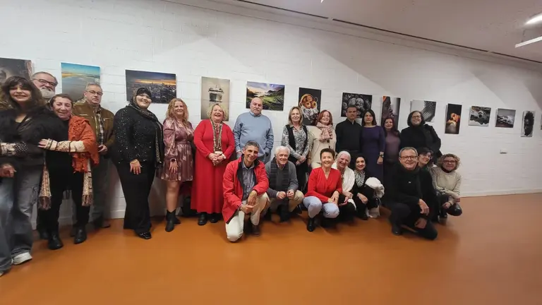 Exposici&oacute;n de Miradas en la biblioteca Miguel &Aacute;ngel Blanco