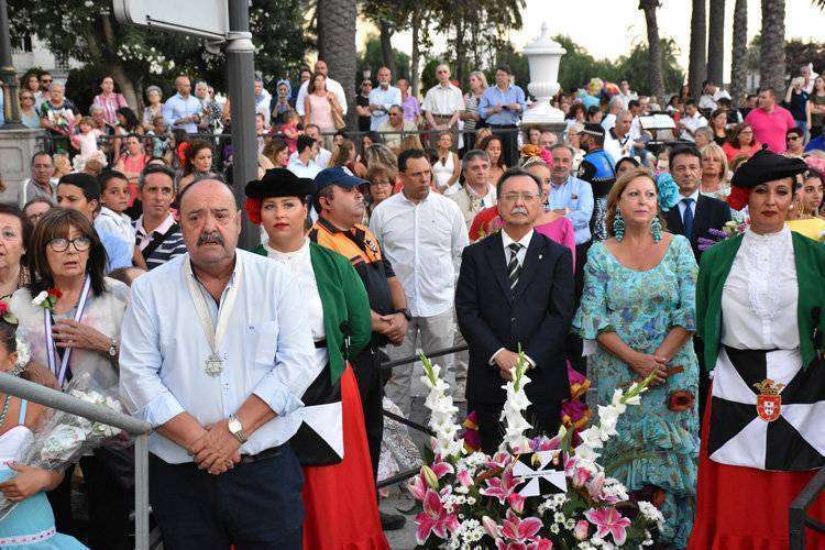 La-ofrenda-de-flores-en-honor-de-la-Patrona-congregó-a-miles-de-ceutíes