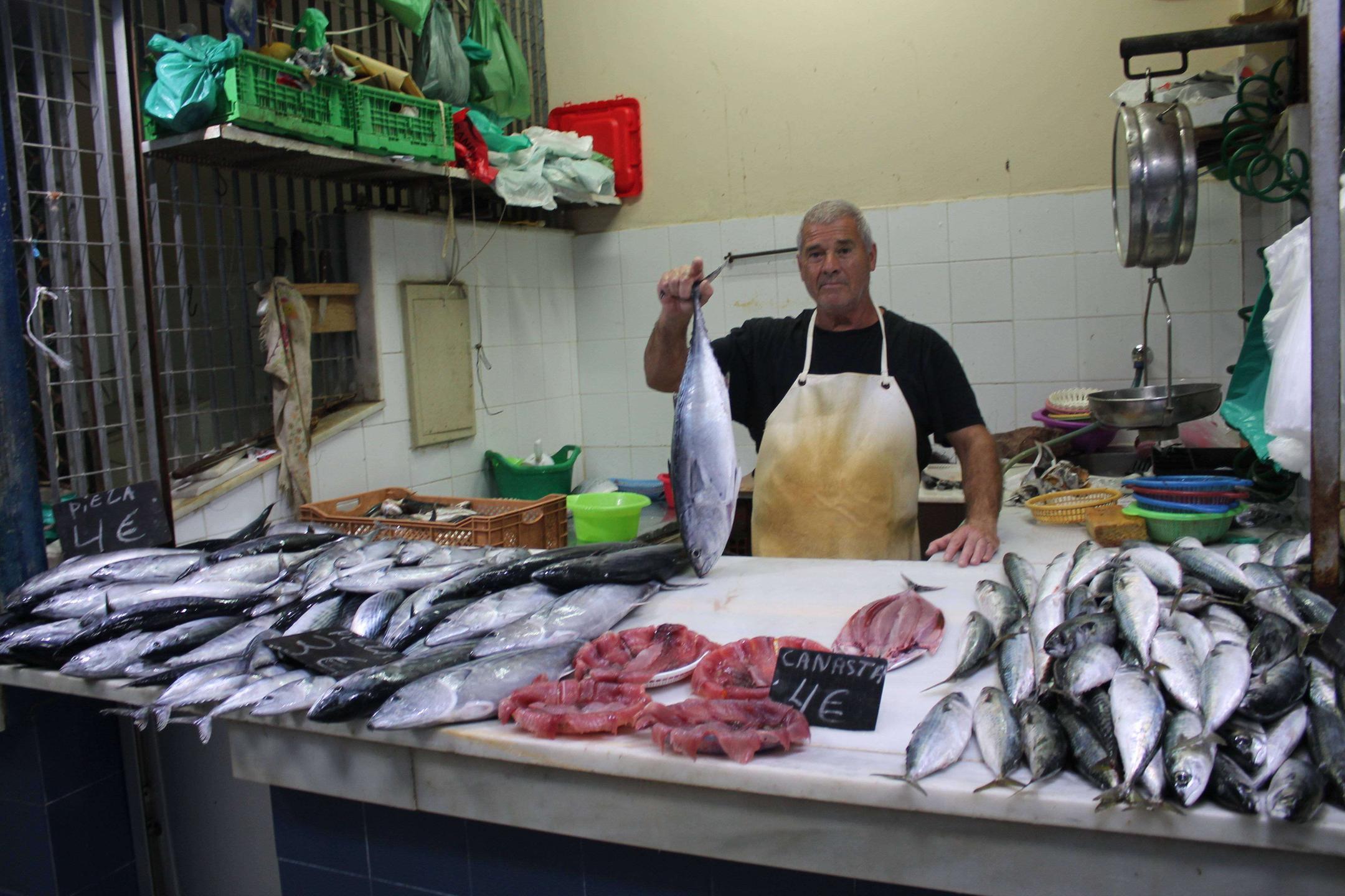 mercado central puestos pescado
