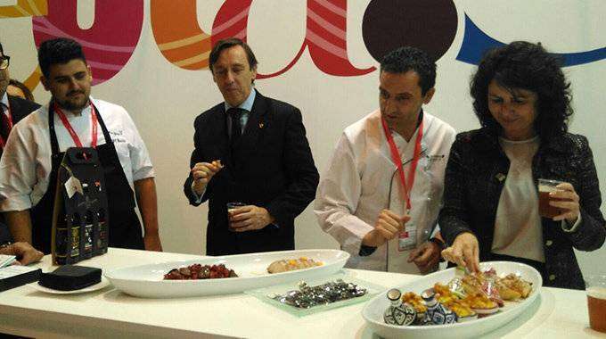 fitur matilde pastora asian secretaria de estado turismo fitur hernando