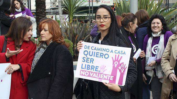 cocnetración plaza de los reyes día de la mujer