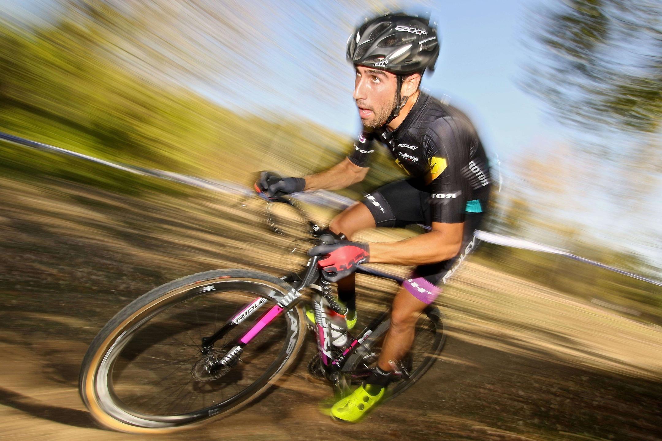 Autor Oskar Matxin.- CICLOCROSS
