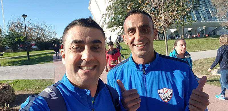 Younes Mohamed, presidente del Ramón y Cajal, y 'Bily', radiantes en Valencia tras el gran registro del atleta ceutí