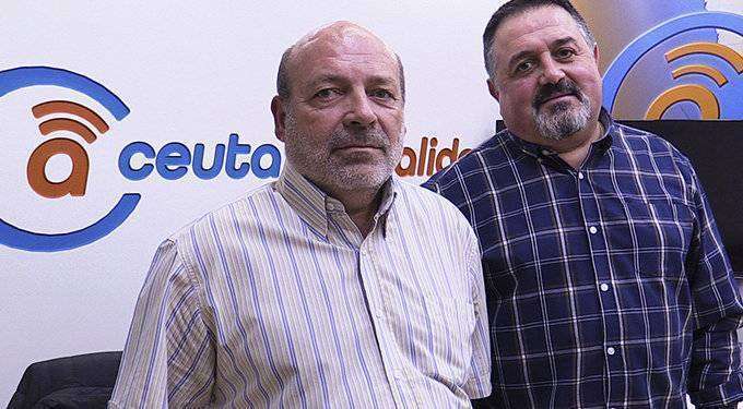 El delegado de AUME,José Vicente Maleno, (derecha), junto a Javier Alfonso, representante de la asociación (C.A.)