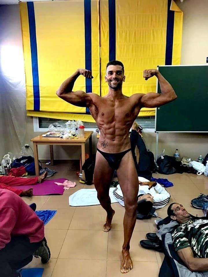 PACO DOBLE BICEPS.