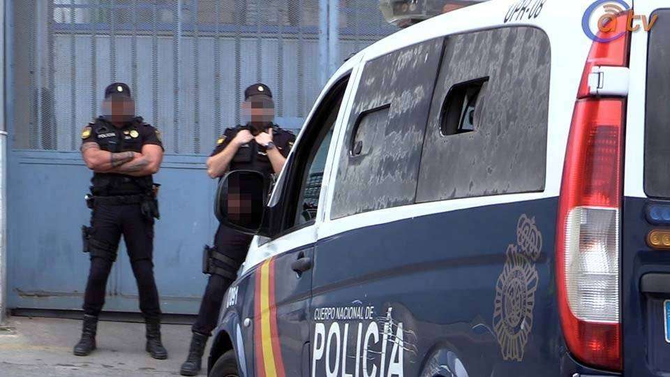 POLICÍA