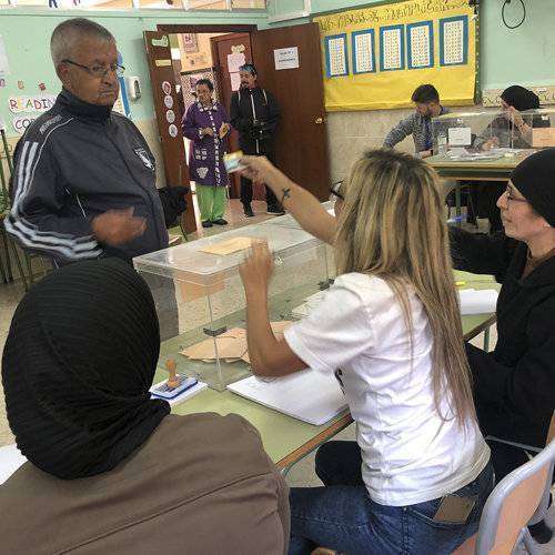 elecciones votante urna