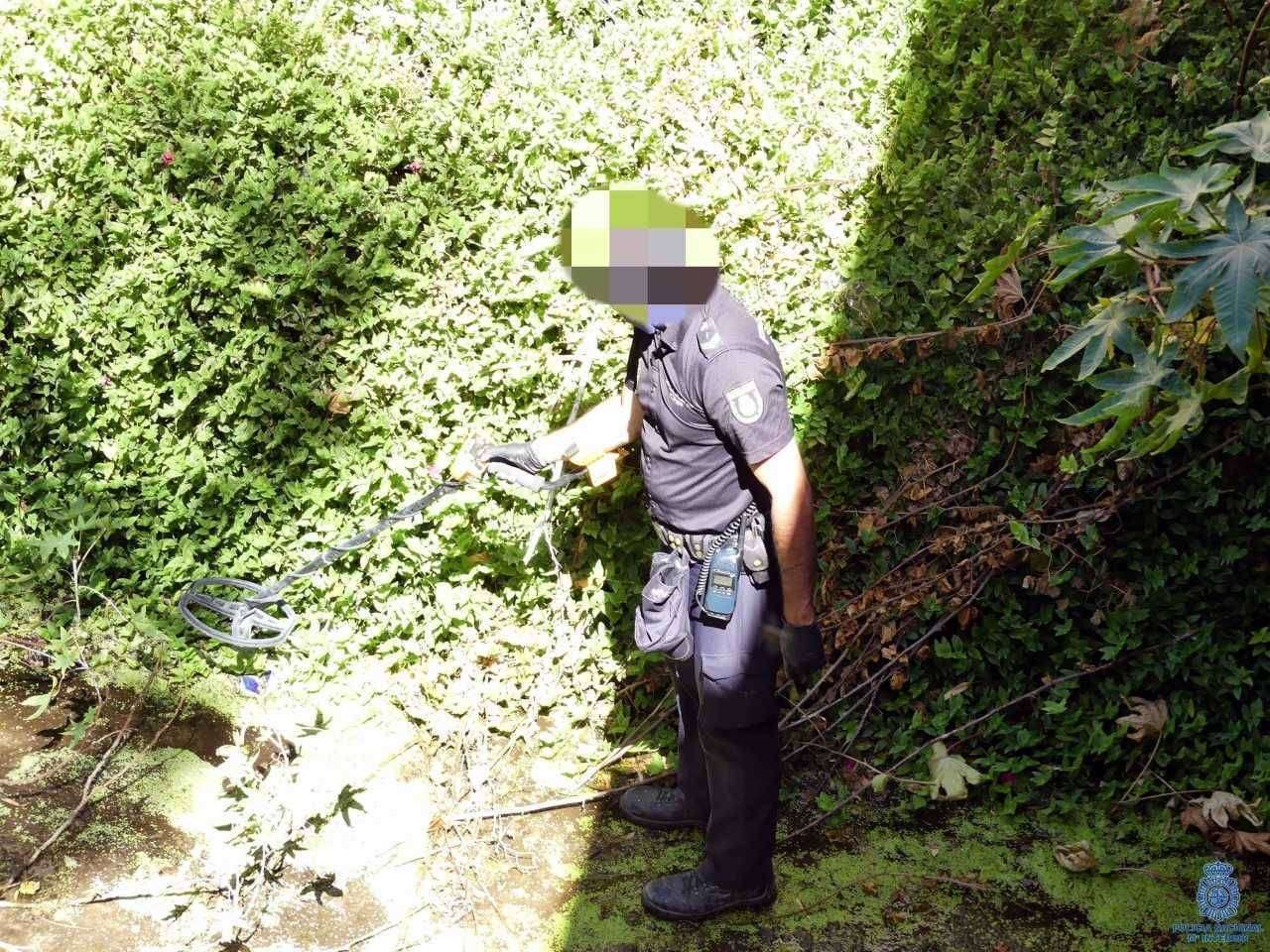 POLICÍA