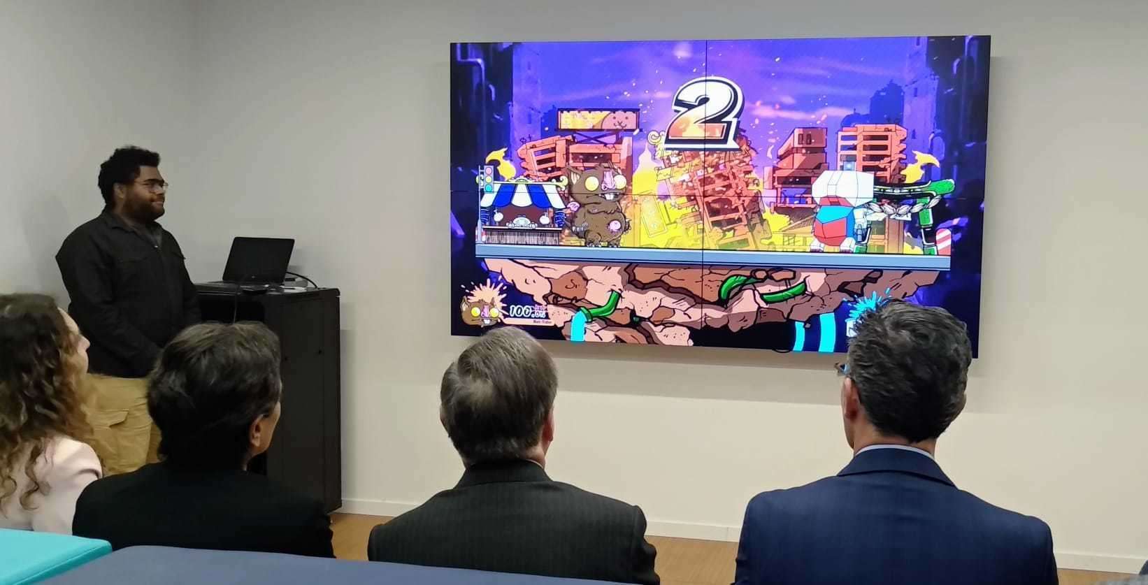 Yomi Tajudeen, alumno del Instituto Tecnológico, ha presentado el proyecto que están desarrollando, un Indie.