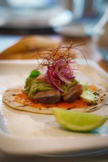 Tacos Atún con Aliño de Jalapeños 