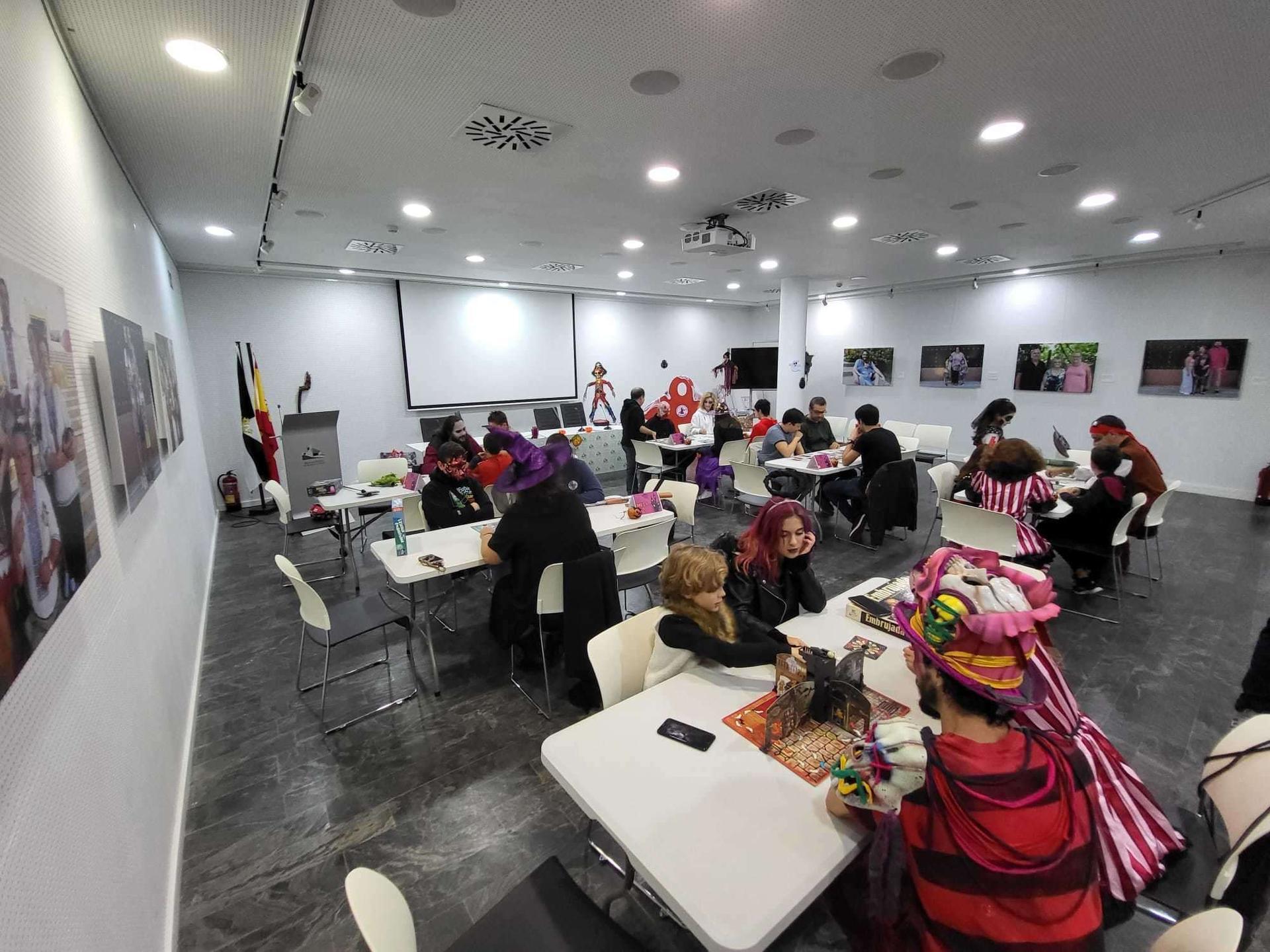 Una tarde de Halloween de juegos de mesa con 'El Solitario'