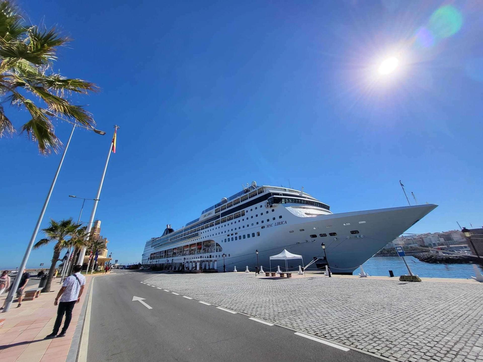 Crucero 'MSC Lírica' (C .A.)