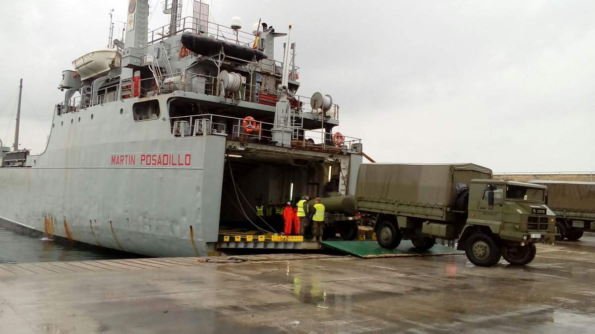 El buque Martín Posadillo, en el puerto de Ceuta