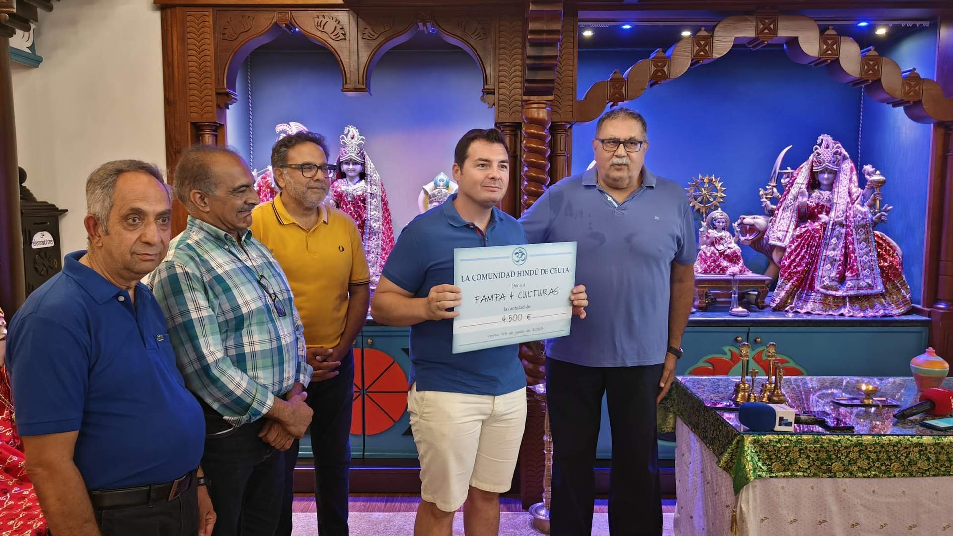 Entrega de donativos Holi