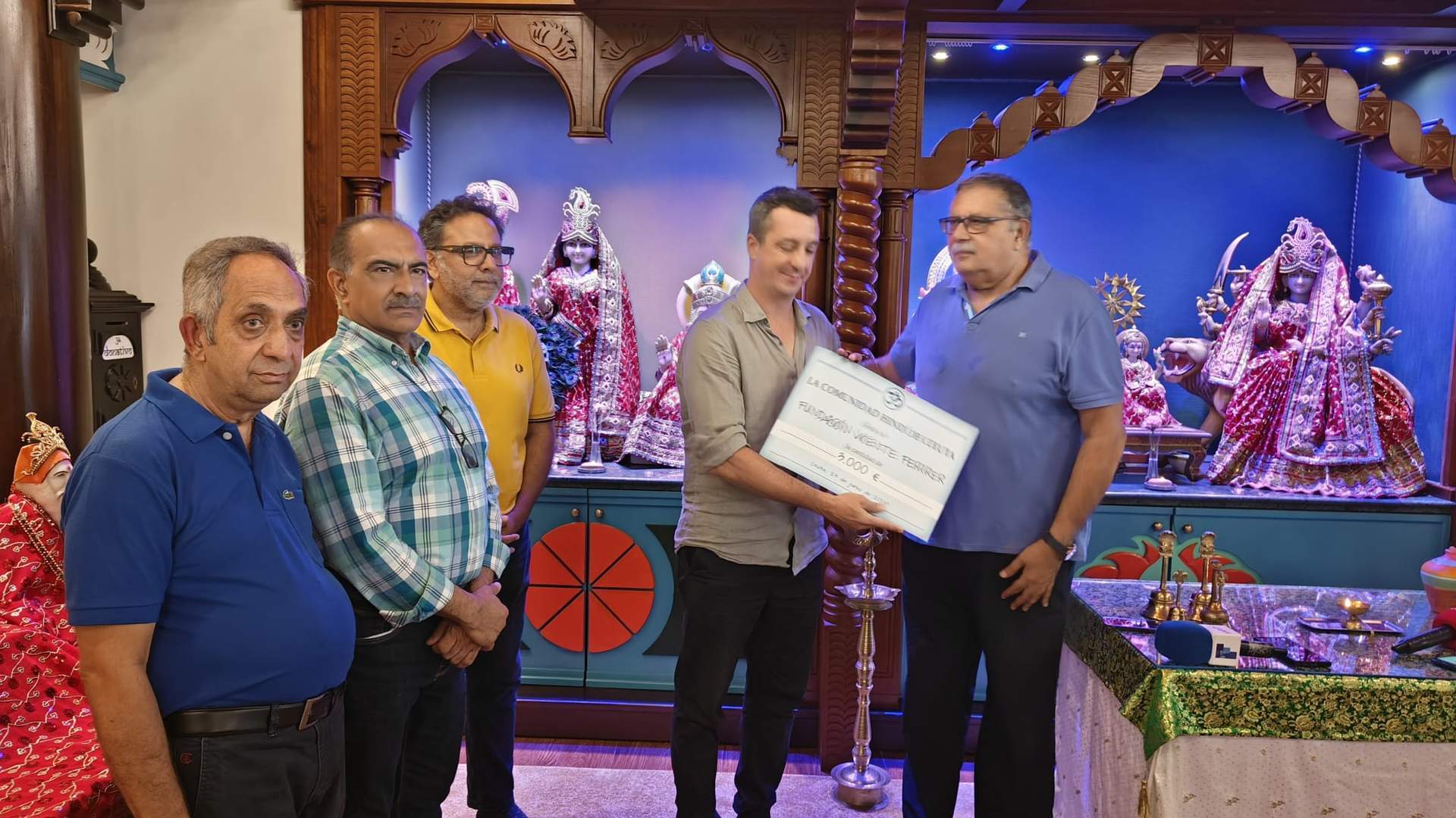 Entrega de donativos Holi