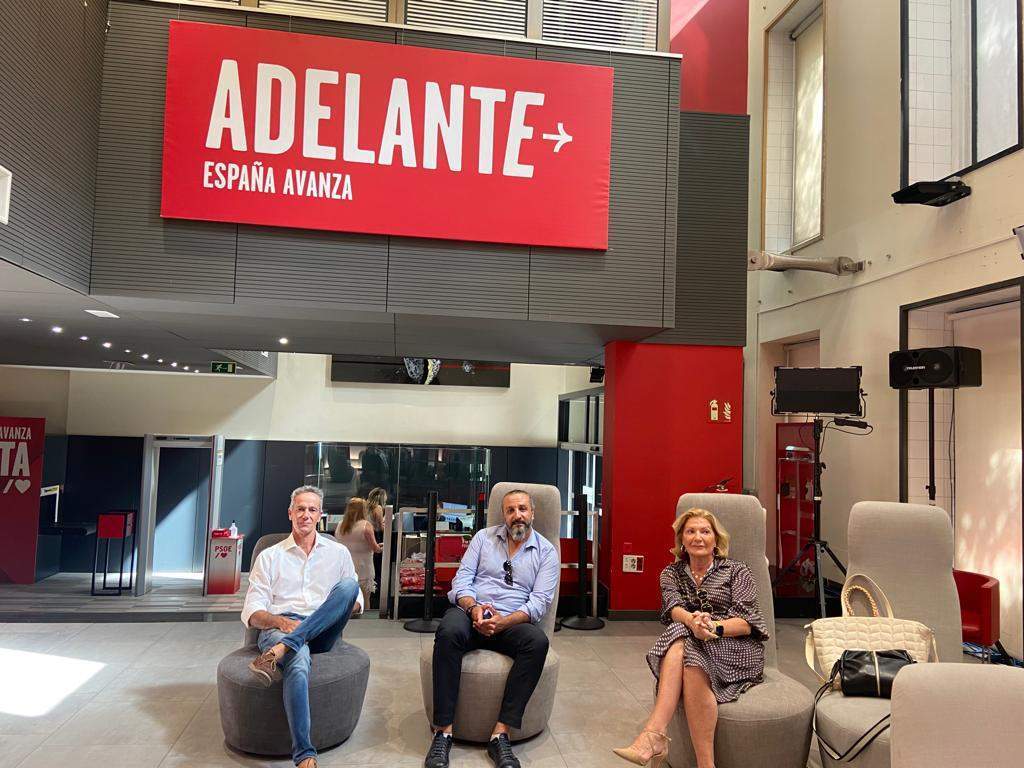 Blanca Gómez, Adil Mohamed y Miguel Señor en Ferraz (Cedida)