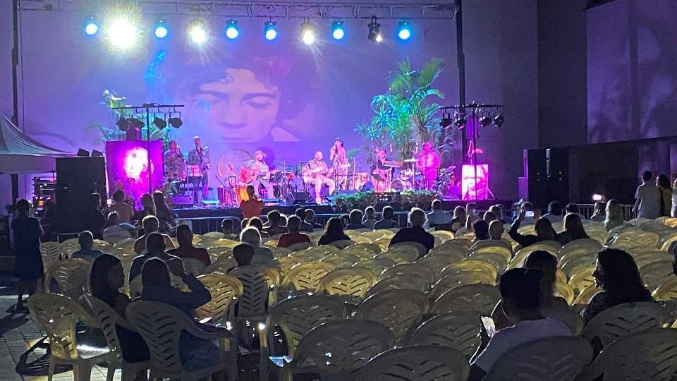 Concierto de K-Baianos en la plaza Nelson Mandela