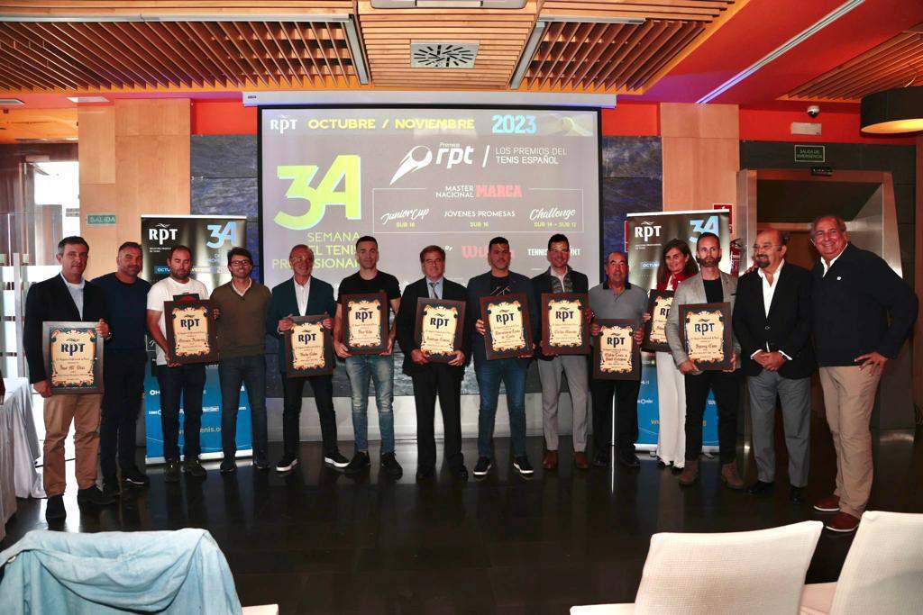 El RPT premia a la federación de tenis de Ceuta como la mejor institución del tenis español en el 2023
