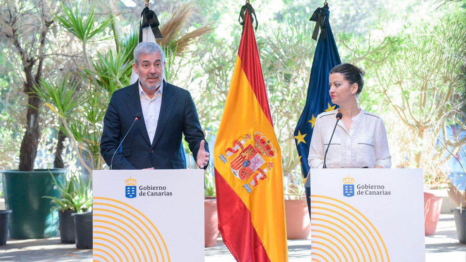 Fernando Clavijo y Sira Rego, durante su comparecencia conjunta de este miércoles (GOBIERNO DE CANARIAS)