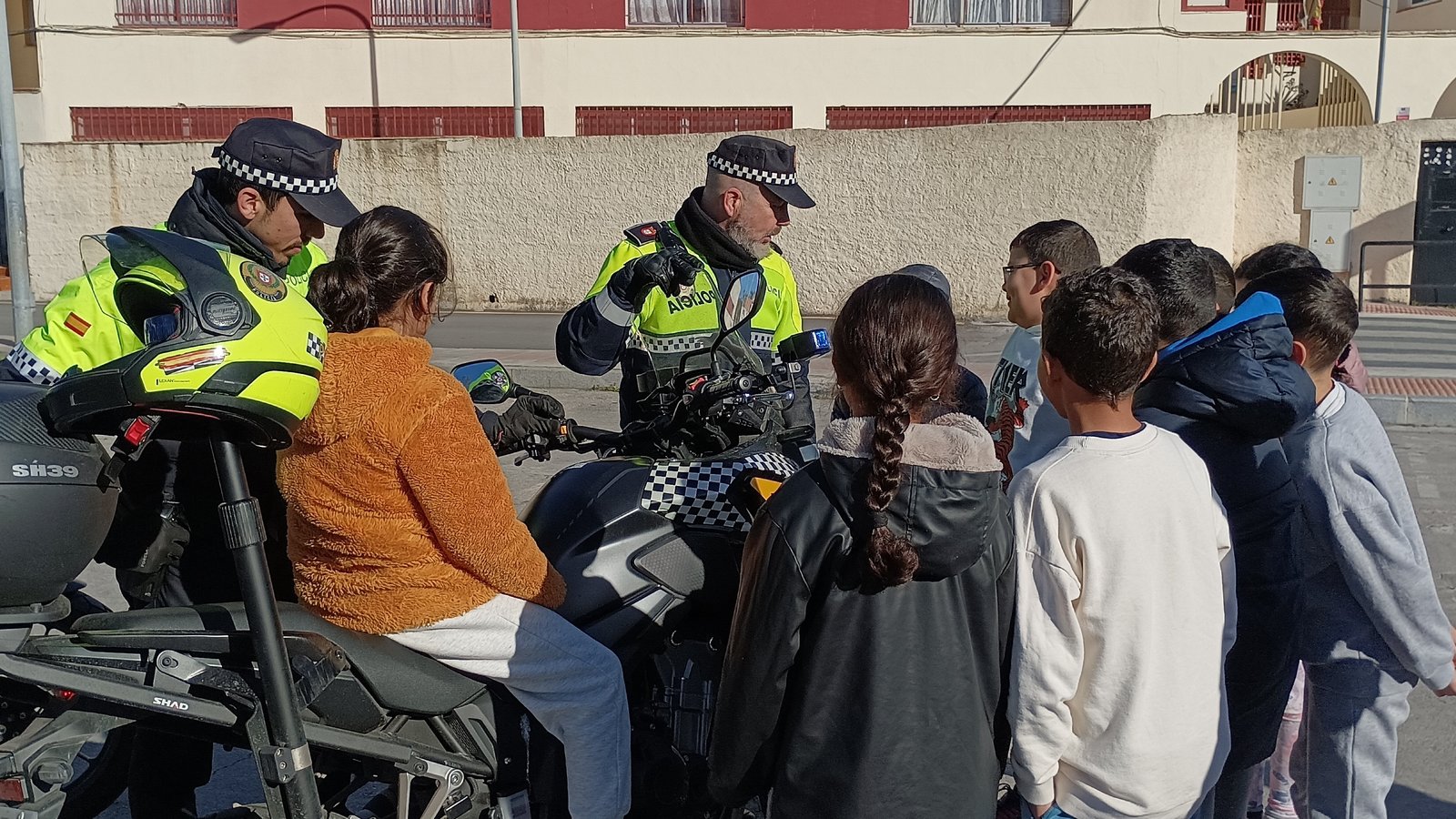 Jornada de la Policía Local en el CEIP Reina Sofía