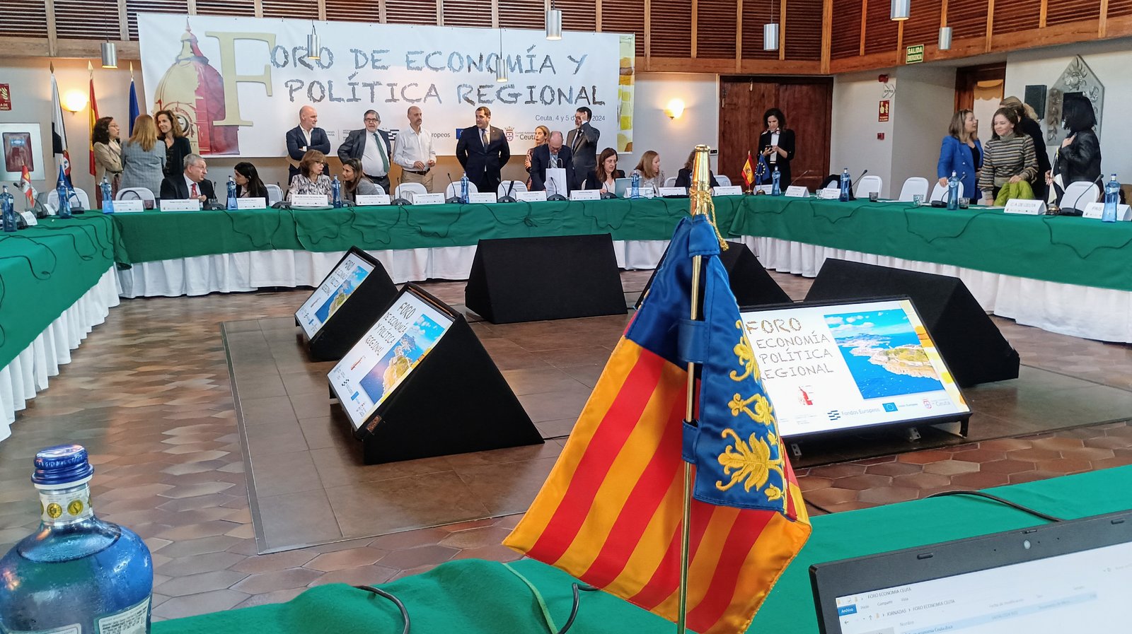 Foro de Economía y Política Regional