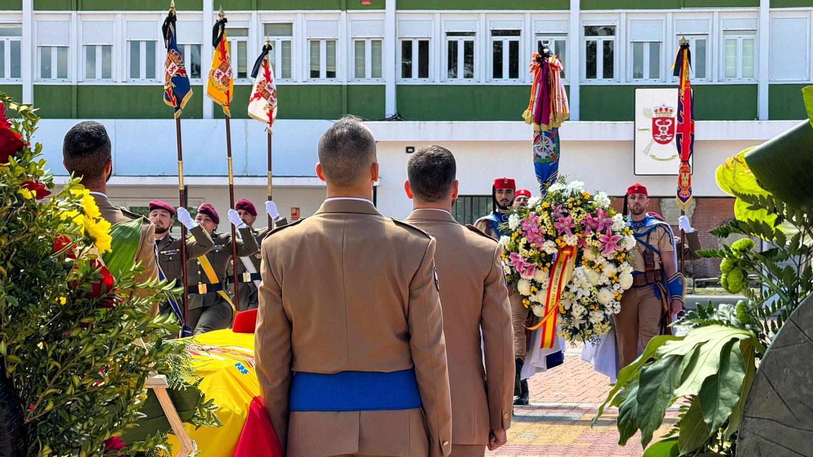 tributo al cabo de Regulares de Ceuta tras su fallecimiento en Polonia