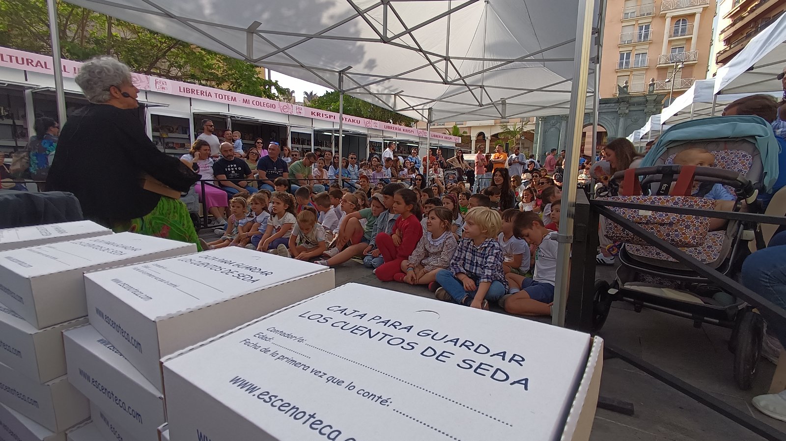 Pepa Muriel, con su espectáculo 'Los Cuentos de la Caja de Seda' Feria del Libro de Ceuta
