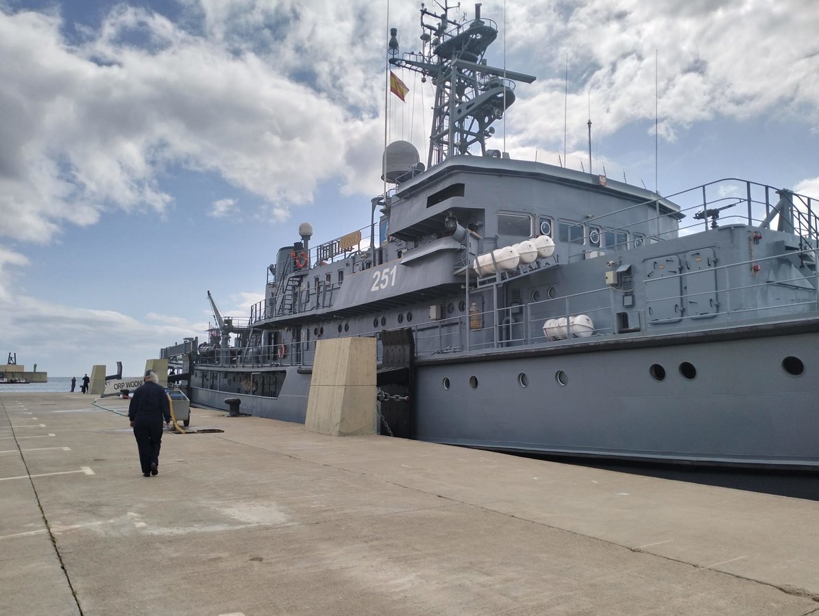 El buque escuela de la Armada de Polonia «ORP Wodnik» (C.A.)