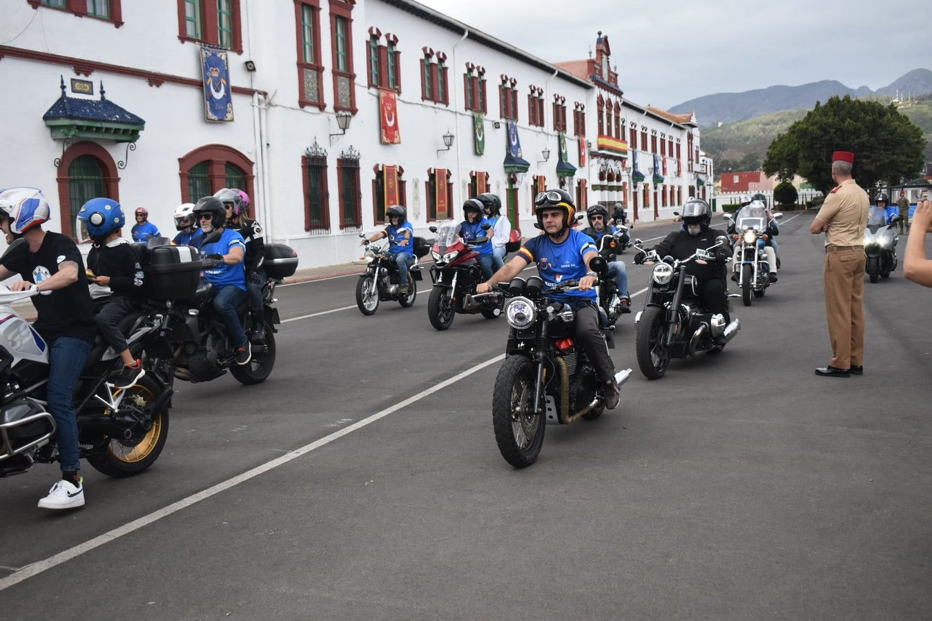Jornada de puertas abiertas por el CXIII Aniversario de la Creación de las Fuerzas Regulares ruta motera