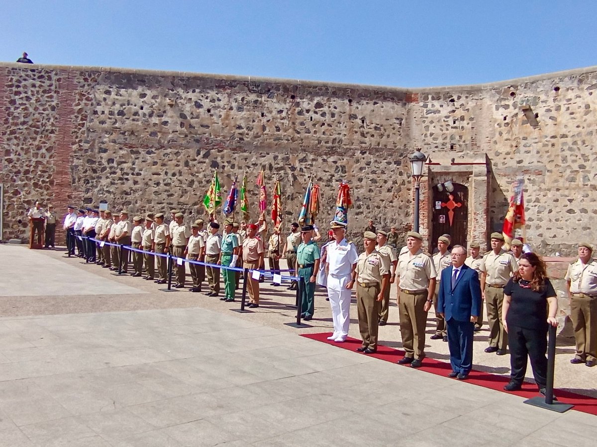 Izado de bandera por Santiago Apóstol