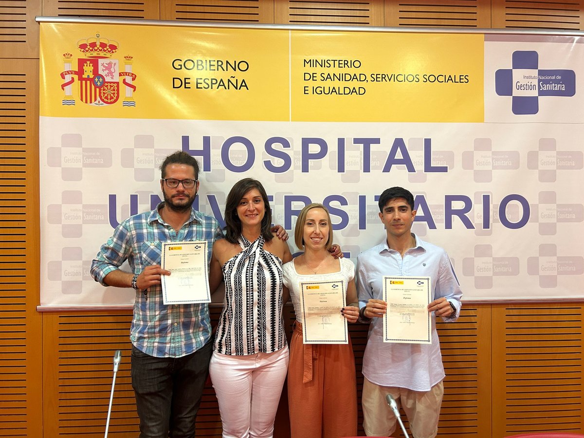El Hospital Universitario de Ceuta despide, con honores, a seis residentes