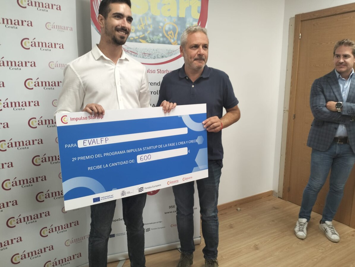 Muñoz, durante el acto de entrega del cheque al segundo proyecto premiado (C.A.)