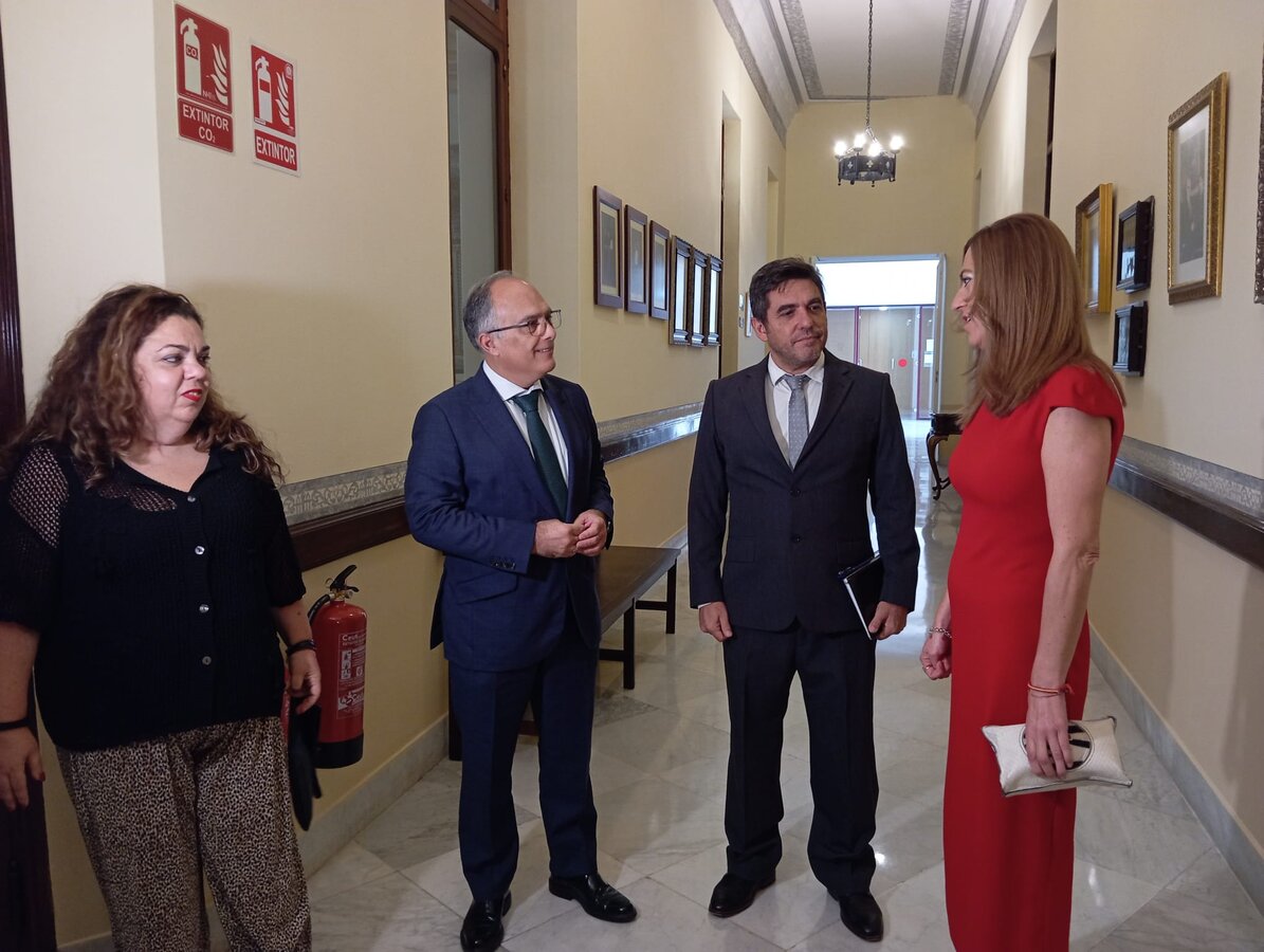 Pérez, Gaitán, Conejo y Barcones, antes del inicio de la reunión (CEDIDA)