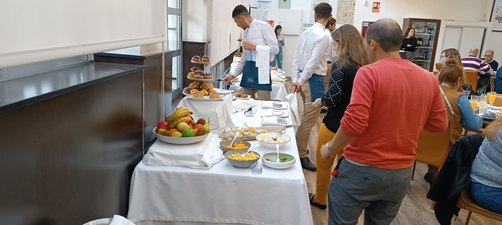 brunch solidario del IES Almina en apoyo al IES Alameda