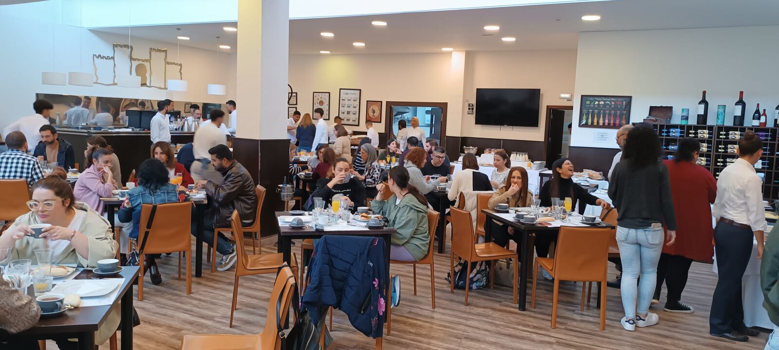 brunch solidario del IES Almina en apoyo al IES Alameda