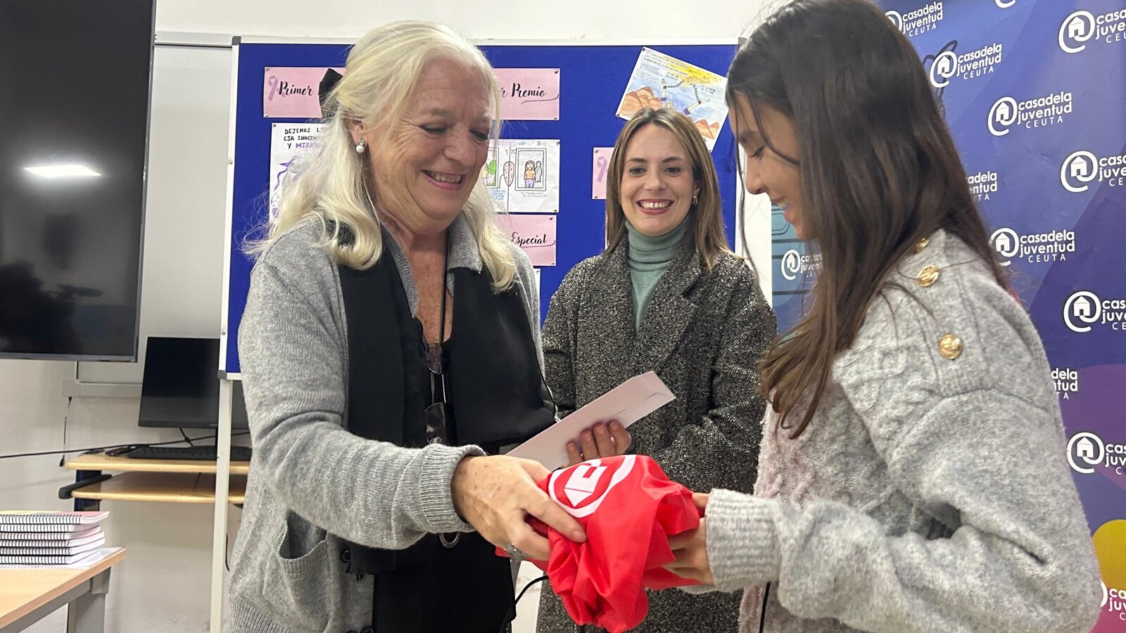 Entrega de premios IX Concurso de Eslóganes de la Casa de la Juventud / E. Arteaga