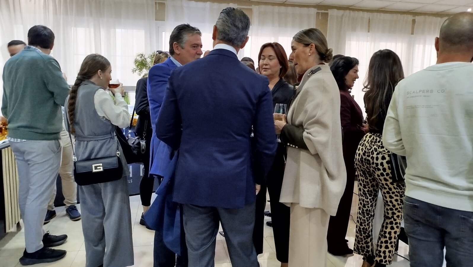 Primer evento benéfico navideño organizado por la Cámara de Comercio / C.A.
