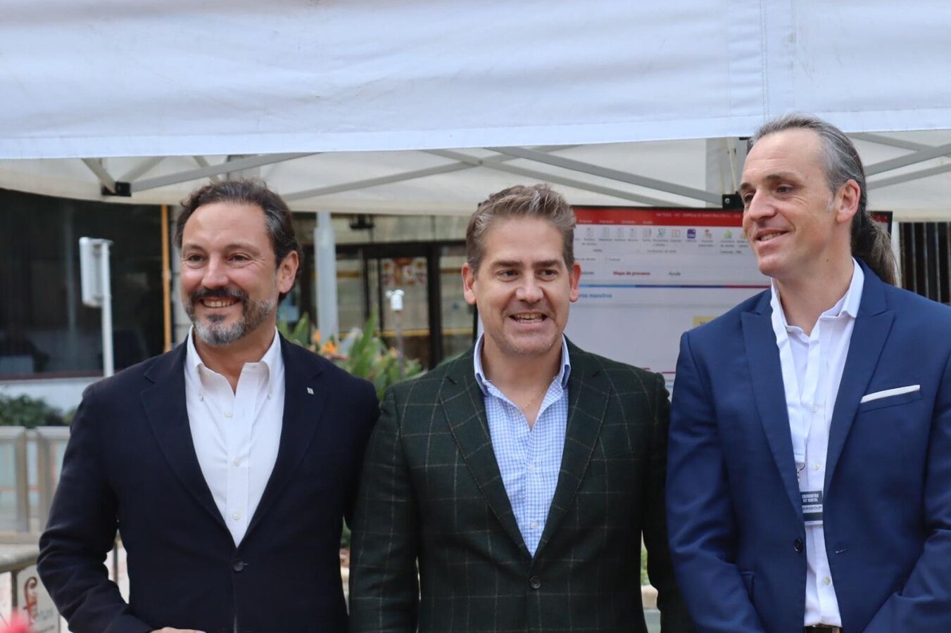 De izda. a derecha: Alberto Cárdenas, Karim Bulaix y Enrique Villa