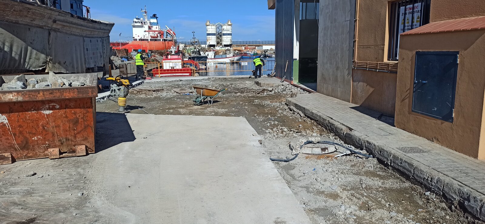 obras de rehabilitación de la lonja pesquera y el muelle de carga