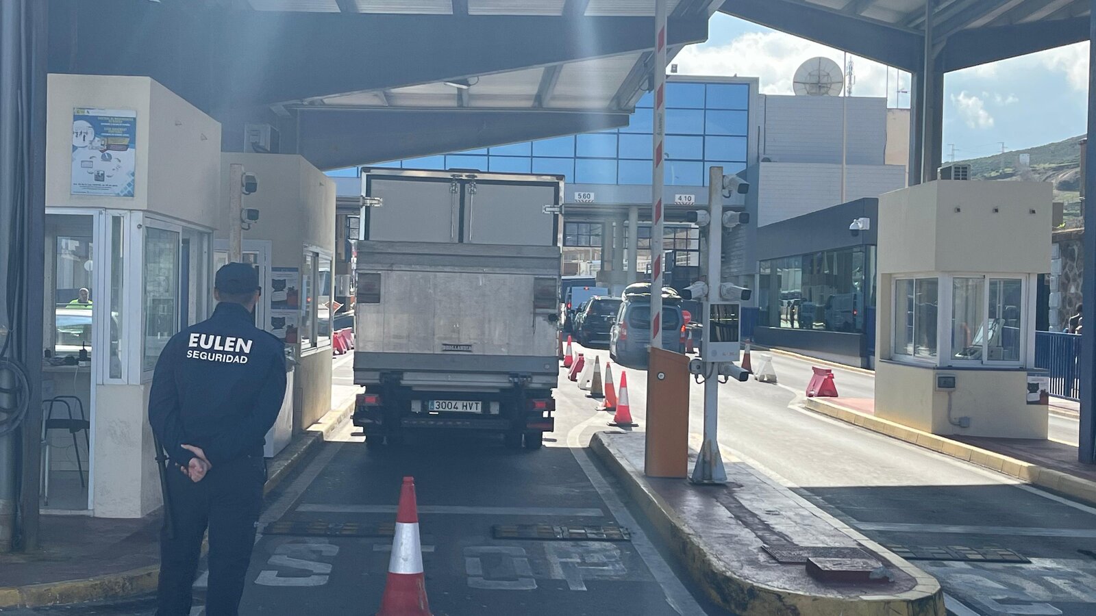 Tercer intento de apertura de la aduana comercial
