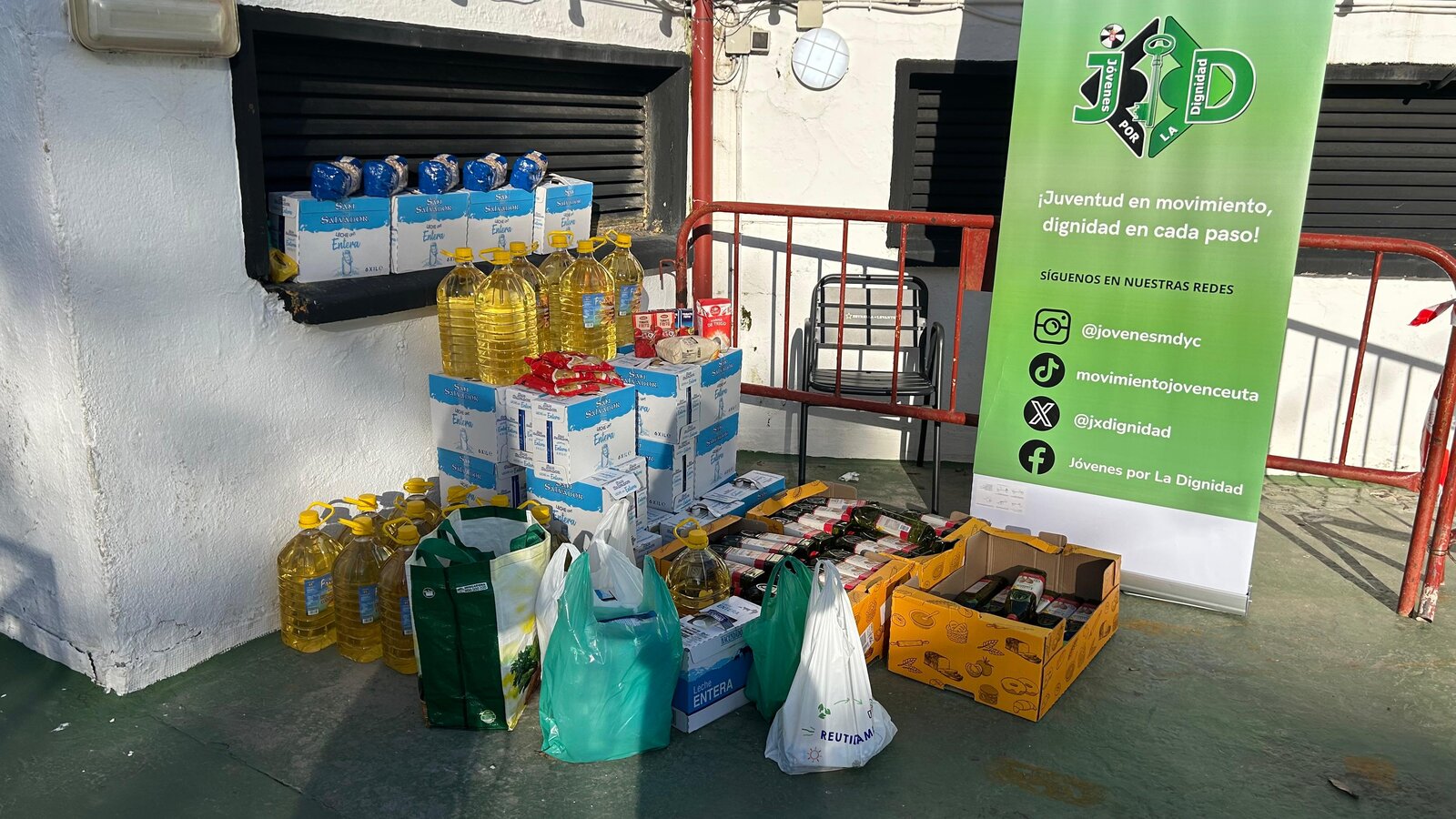 III Recogida solidaria de Jóvenes por la Dignidad / E.A