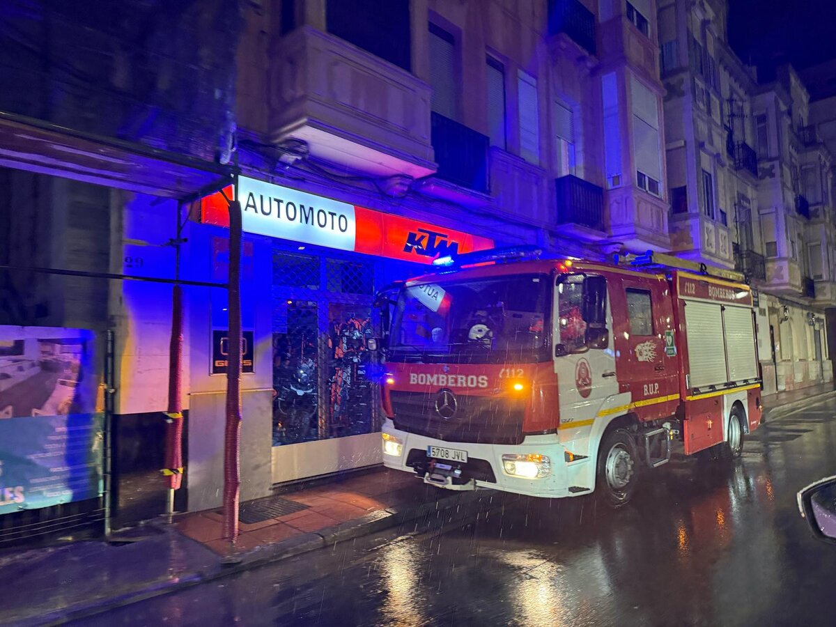 La Marina lluvia bomberos