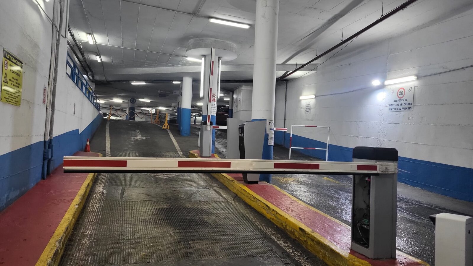Acceso parking Gran Vía / M.Zapico
