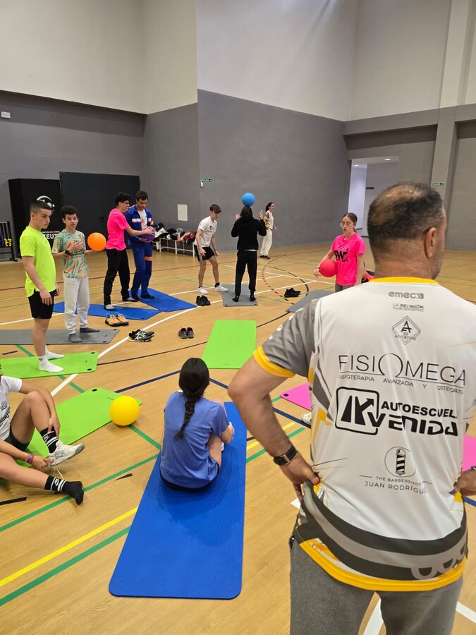 Actividad iniciación a la escalada de la FDMEC
