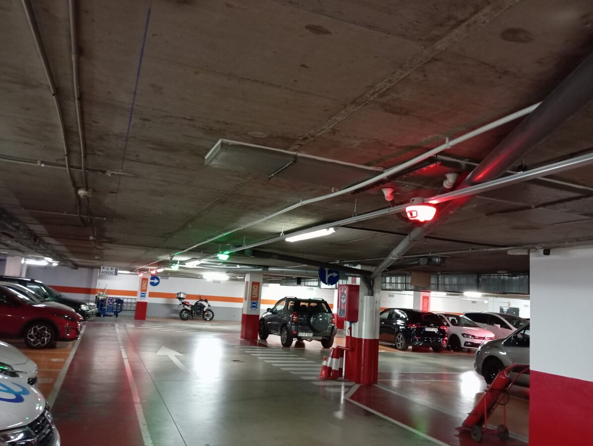 Sistema de guiado con luces rojas y verdes