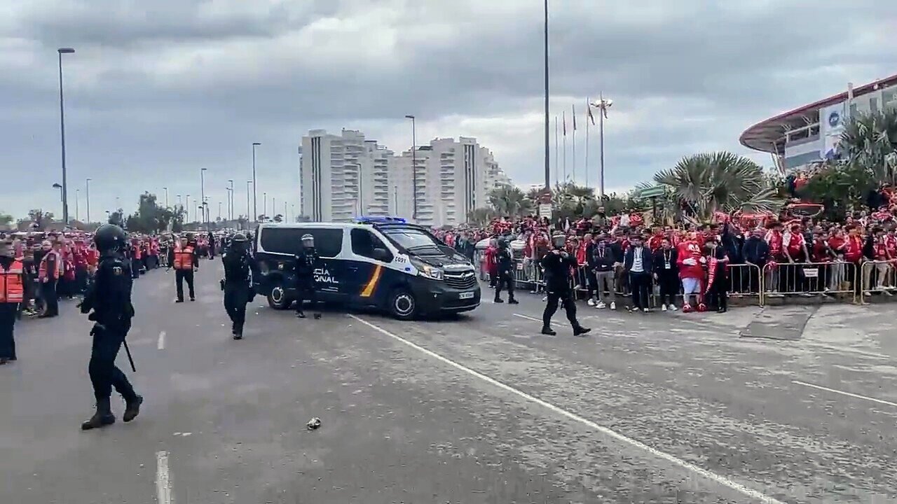 ¿Fútbol o circo? El Ceuta, otra vez diana del odio