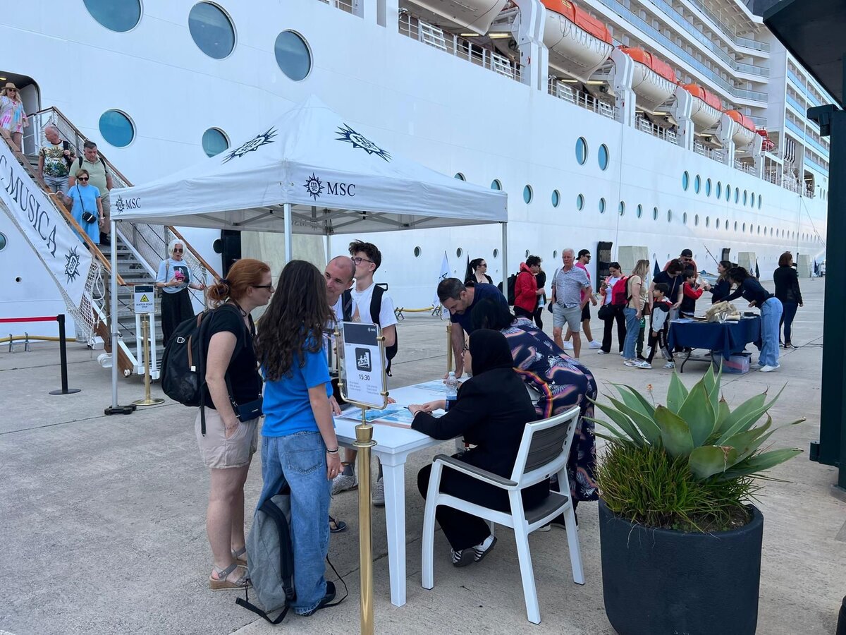 Turistas del crucero MSC Musica, atendidos por Servicios Turísticos